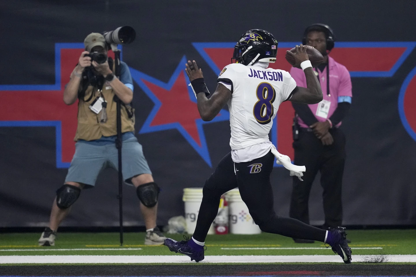 Jackson Breaks QB Rushing Record as Ravens Rout Texans