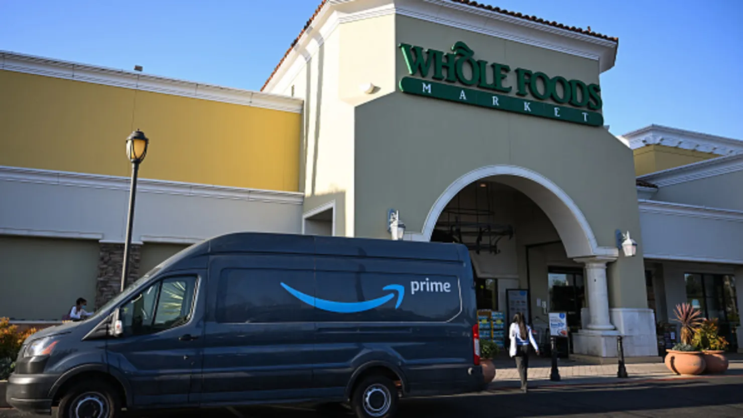 Philadelphia Whole Foods Workers Vote to Form First Union in Amazon-Owned Grocery Chain