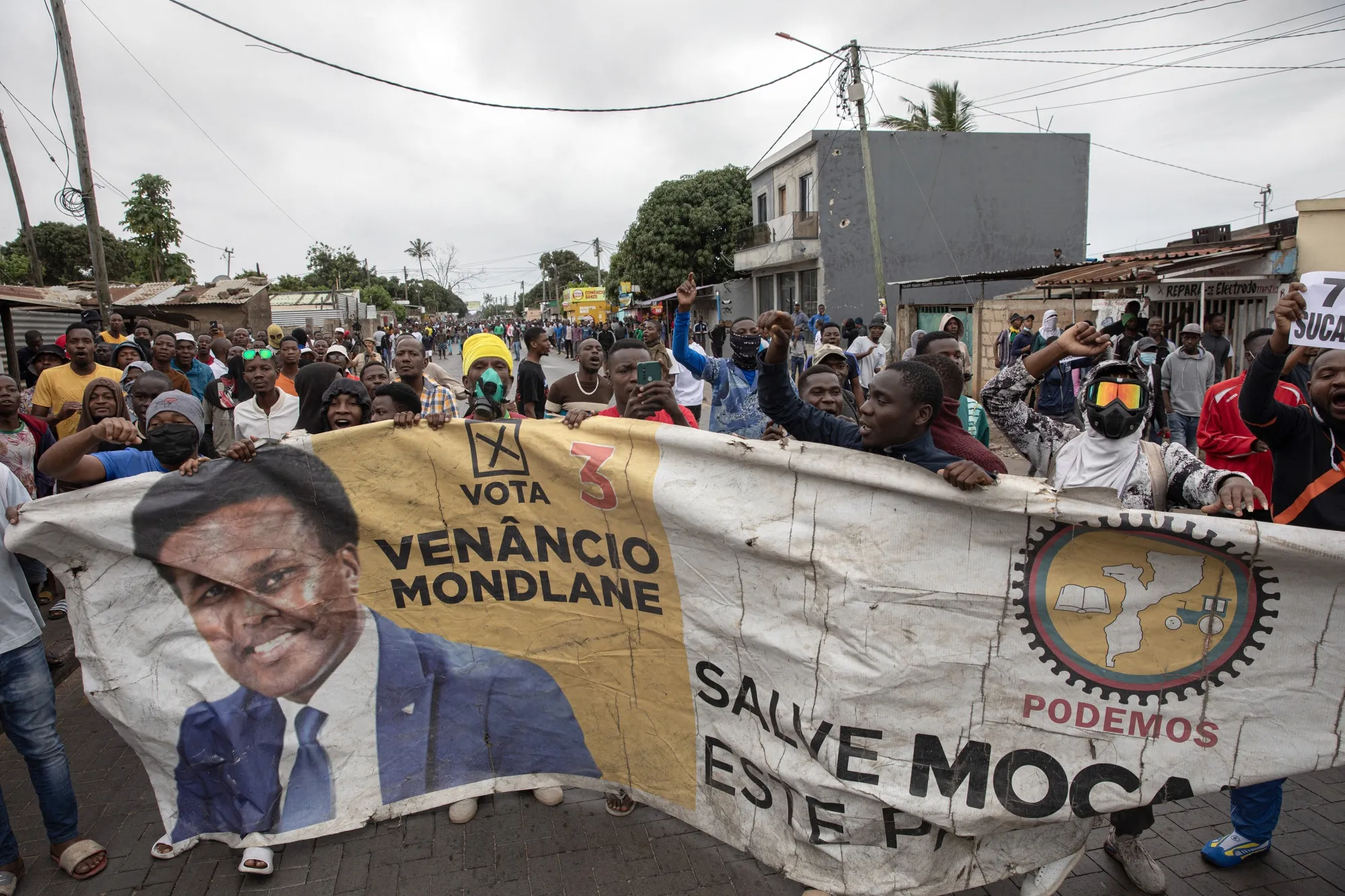 Mozambique on Edge as Opposition Leader Returns Amidst Post-Election Unrest