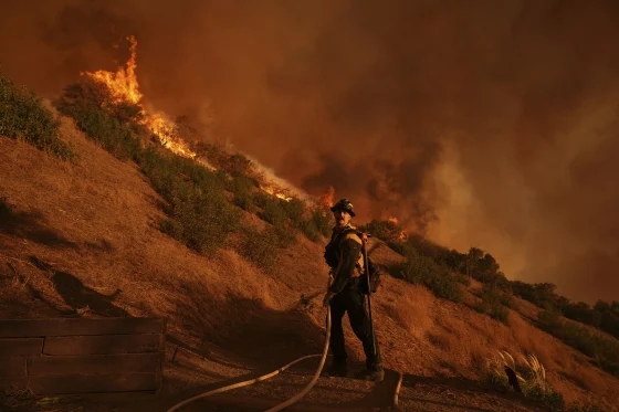 Southern California Fire Containment Efforts Continue as Winds Weaken: L.A. Wildfires Update