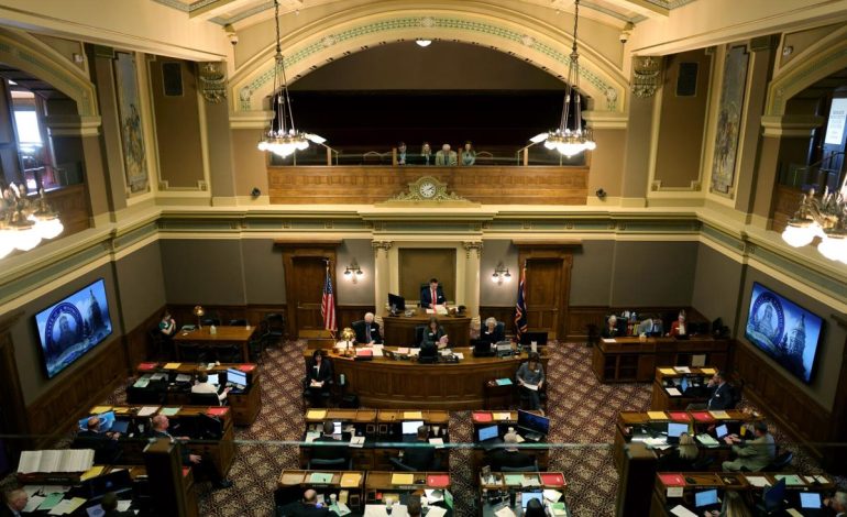 Wyoming Senate Rejects $5 Million Bill for Independent Legal Actions Against Federal Government