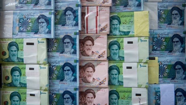 Popular Iranian Currency Tracking Website Goes Offline After Cyberattacks, Central Bank Criticism