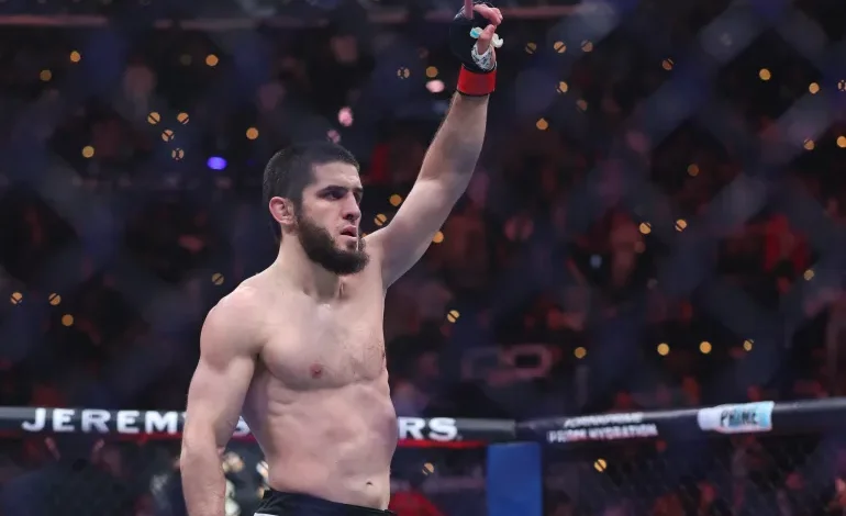 Russian MMA Fighter Makhachev Dominates Brazil’s Moicano, Defends Lightweight Title at UFC 311