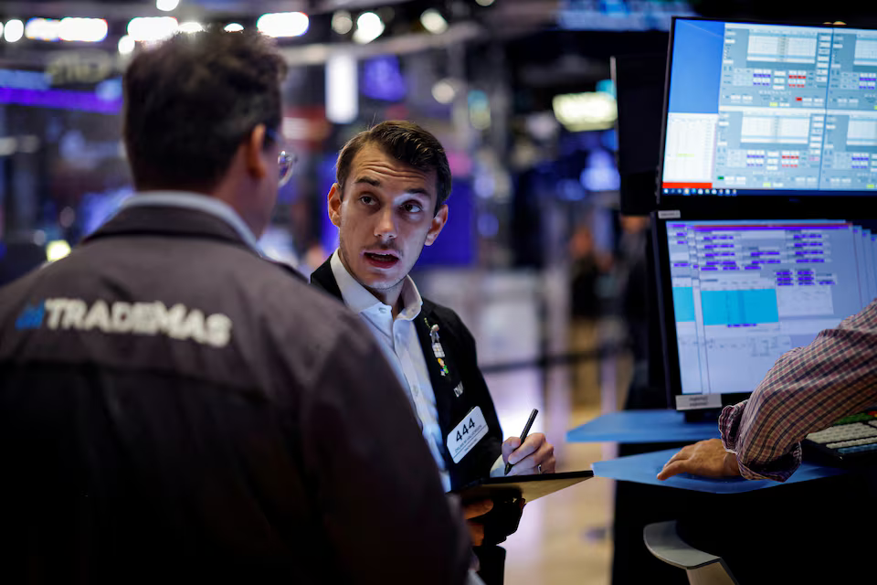 US Stock Market Faces Rising Uncertainty Amid Tech Struggles and Fed Outlook