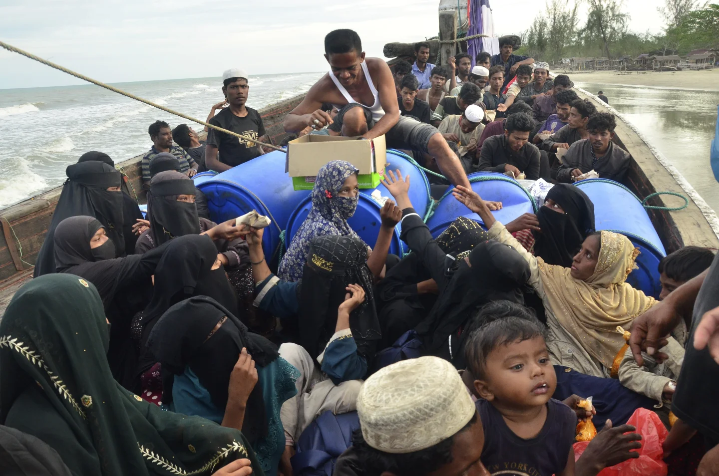 More Than 100 Rohingya Refugees Land in Indonesia, Highlighting Ongoing Crisis