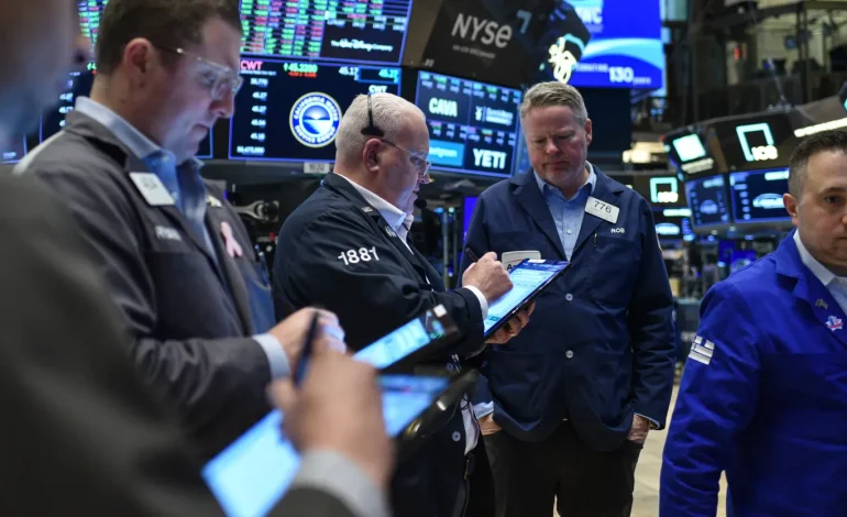 Stock Futures Show Little Movement After S&P 500 Hits Record High