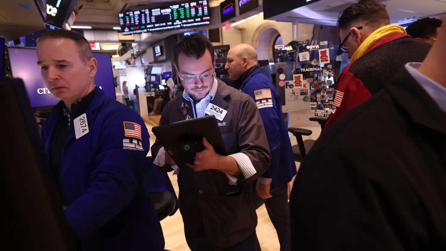 Wall Street Faces Pressure as S&P 500 Dips Below 6,000 Amid Economic Concerns