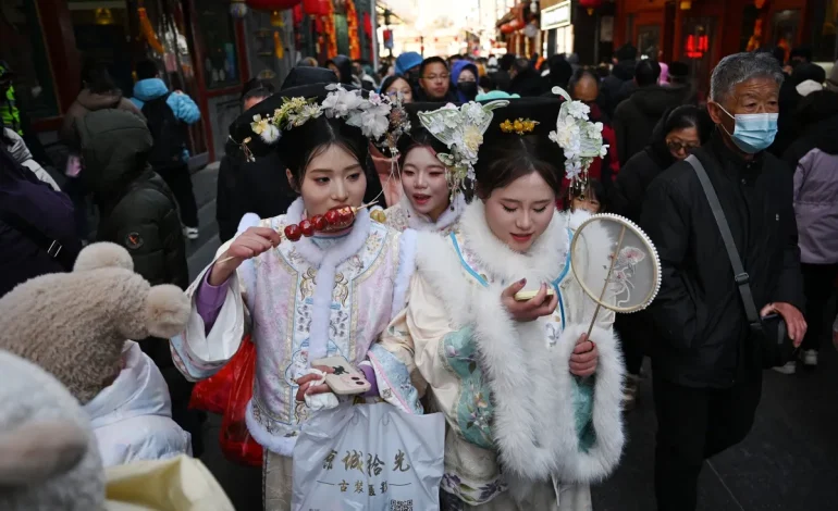 China’s Consumer Inflation Rises Following Holiday Spending Surge