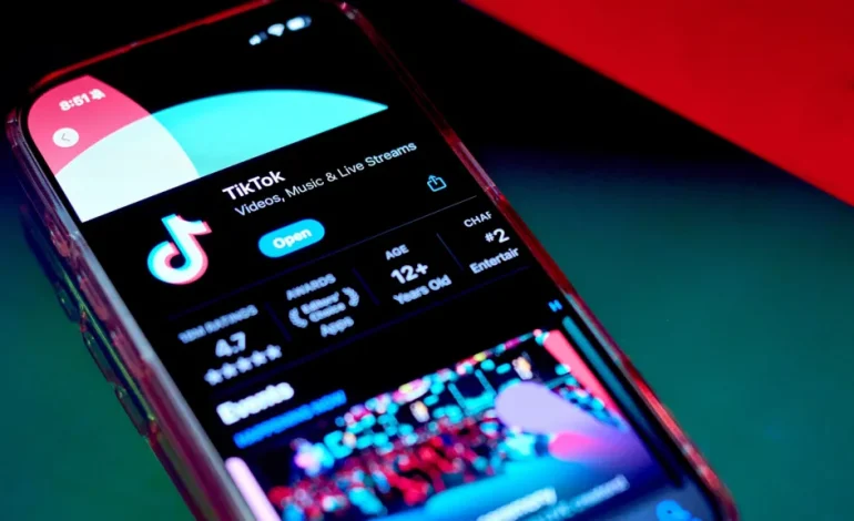 TikTok Returns to US App Stores as Trump Postpones Ban