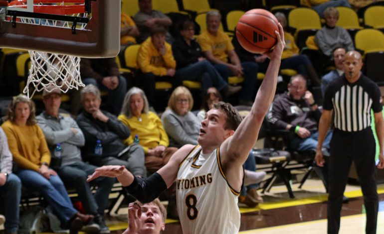 Wyoming Cowboys Rally in Second Half to Defeat Air Force 69-62