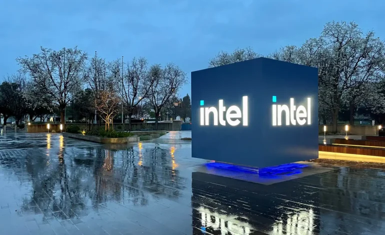 Intel’s Turning Point: Is Selling Now a Bad Idea?