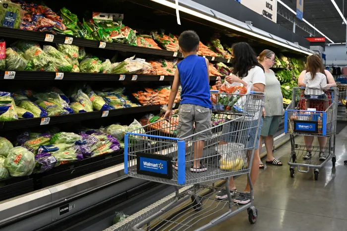 Walmart Issues Cautionary Statement Amid Uncertain Consumer Trends