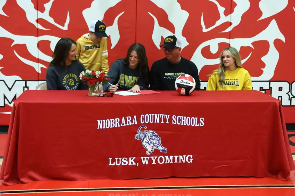 Gracie ZumBrunnen of Lusk Signs with Eastern Wyoming College for Volleyball