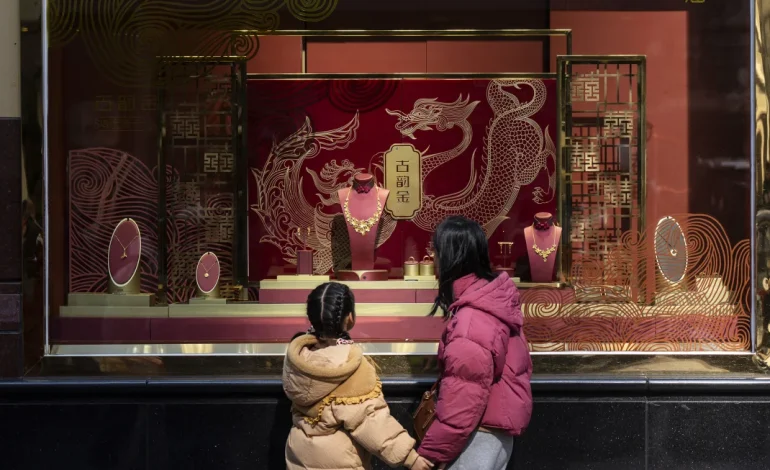 Lunar New Year Spending Spree Provides Economic Boost for China