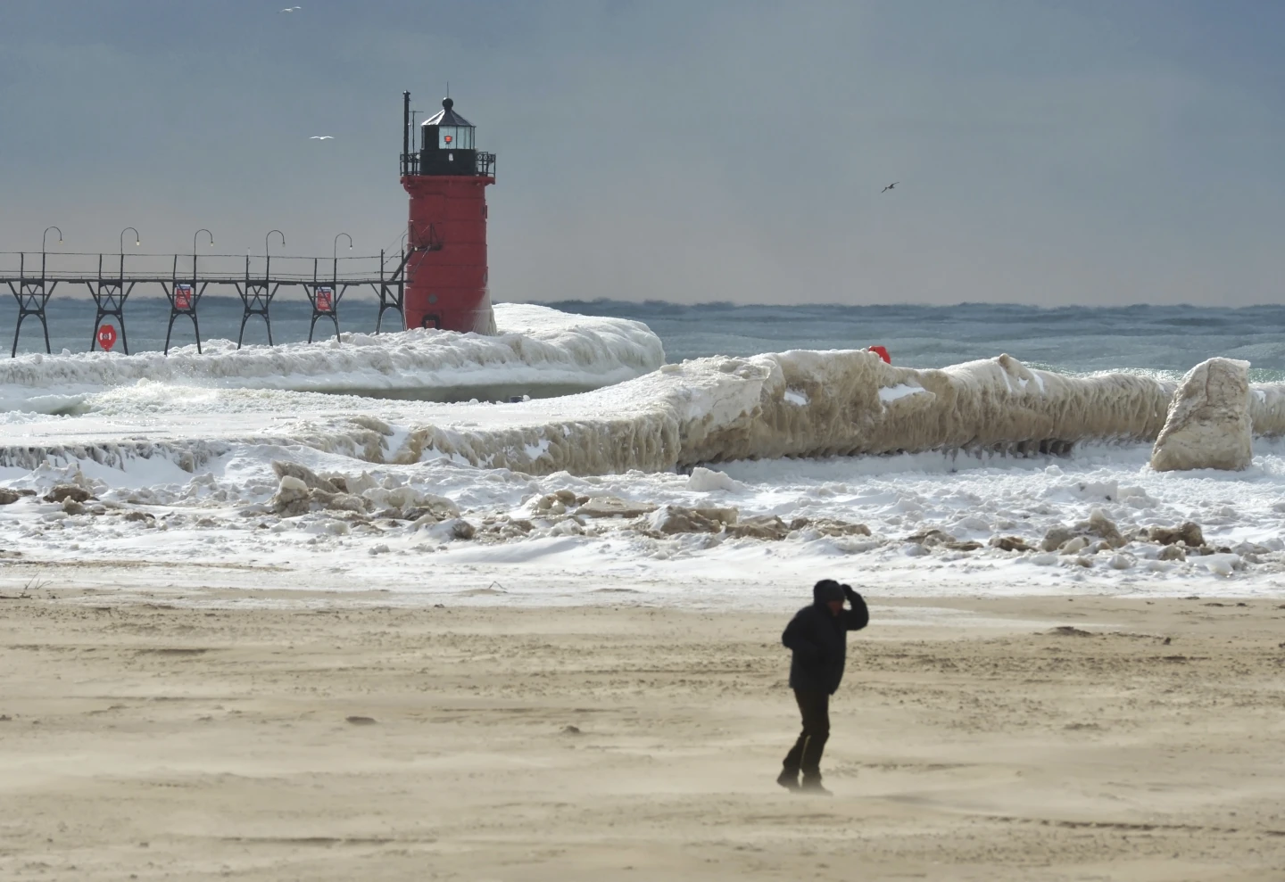 East Coast Braces for Winter Storm as Midwest Grapples with Lingering Cold, Flood Aftermath