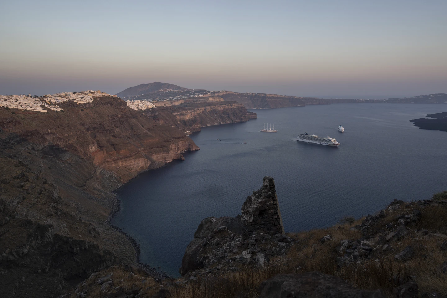 Greece’s Santorini Closes Schools, Emergency Crews Deployed Amid Earthquake Swarm