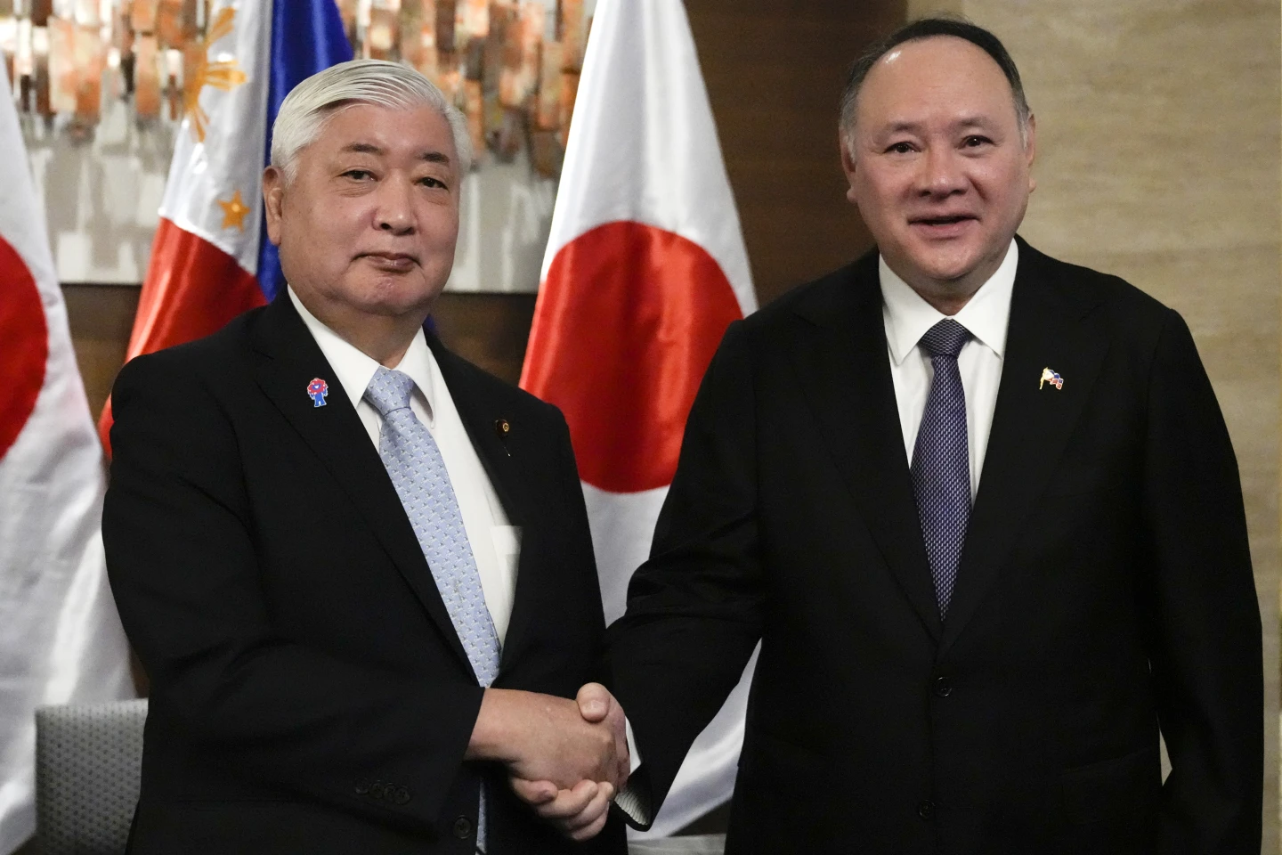 Japan, Philippines Enhance Defense Cooperation Amid Regional Concerns