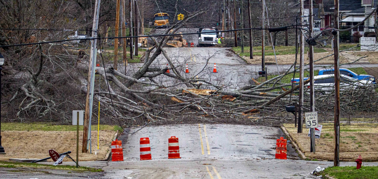 Extreme Weather Grips US, Claiming Lives, Disrupting Communities