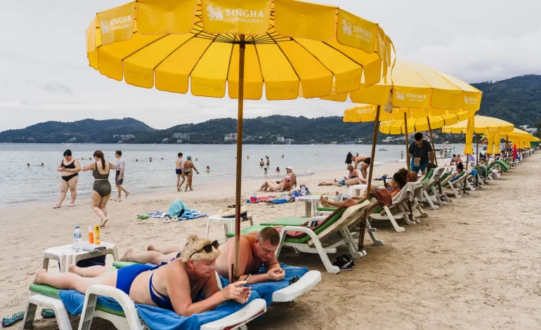 Thailand Considers Cutting Visa-Free Tourist Stay to 30 Days Amid Concerns Over Illegal Business Activity