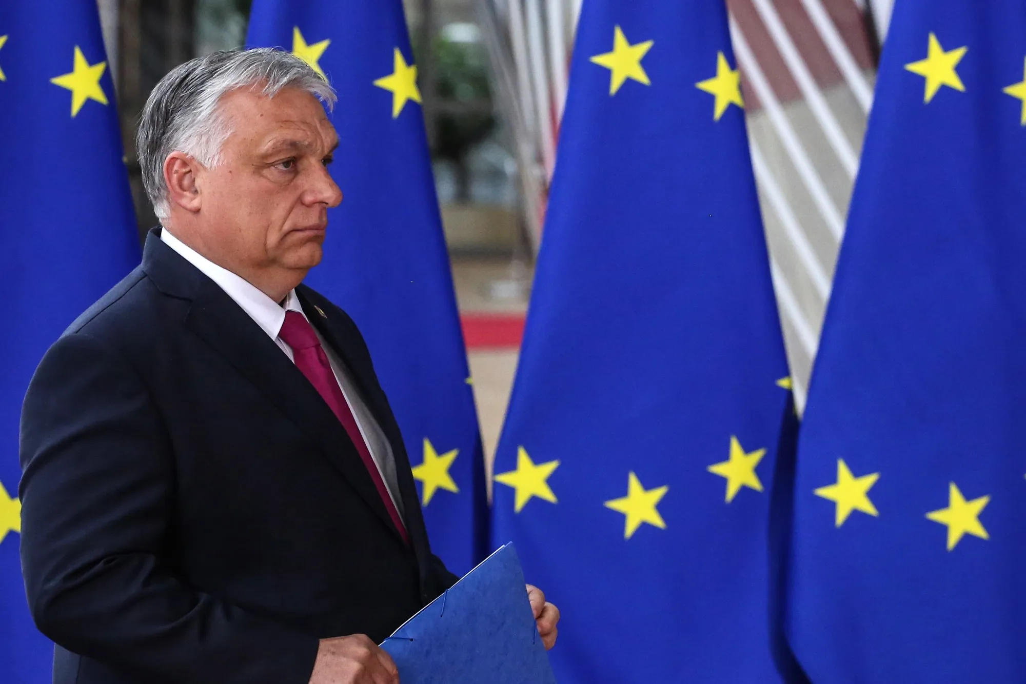 Hungary’s Orban Survey to Delay Ukraine EU Bid as Budapest Breaks With Bloc