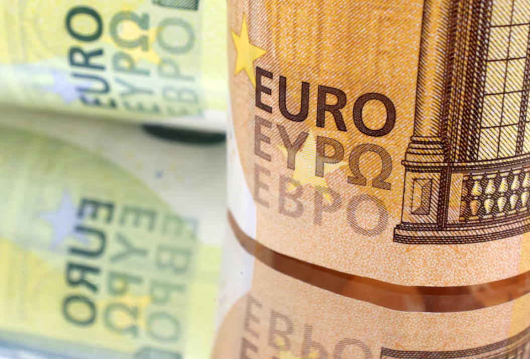 Euro Rises Amid Ukraine Ceasefire Proposal as Markets React to Tariff Disputes