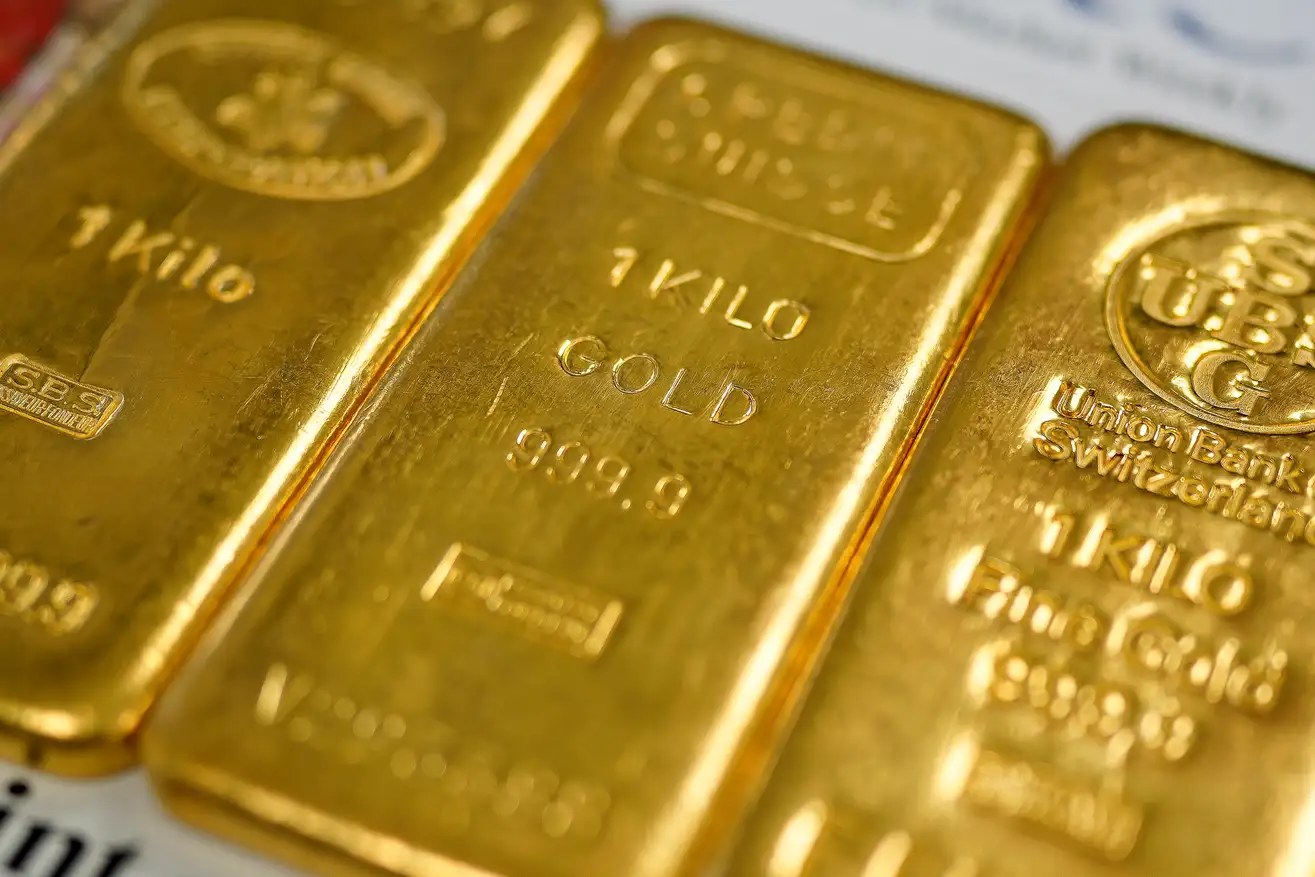 Gold Prices Reach Record Highs Amid Market Volatility