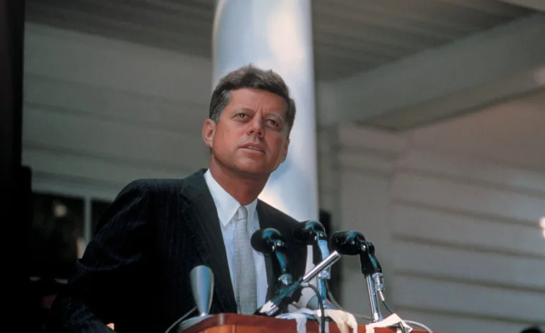 Stock Market May Follow Cuban Missile Crisis Pattern Amid Tariff Uncertainty, Analyst Says