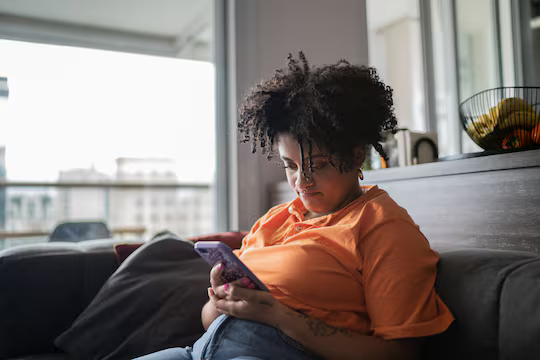 Extended Sitting and Mobile Device Use Tied to Higher Risk of Neck Pain, Study Finds