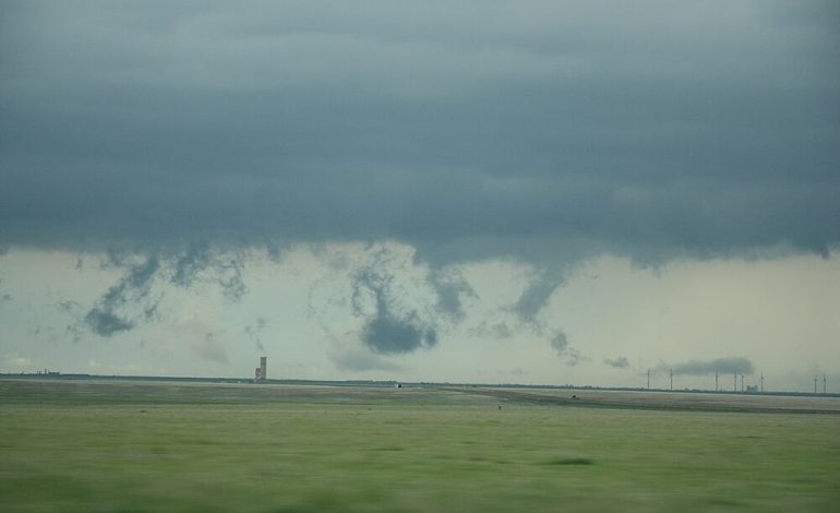 Misleading Skies: Scud Clouds in Wyoming Often Mistaken for Tornadoes