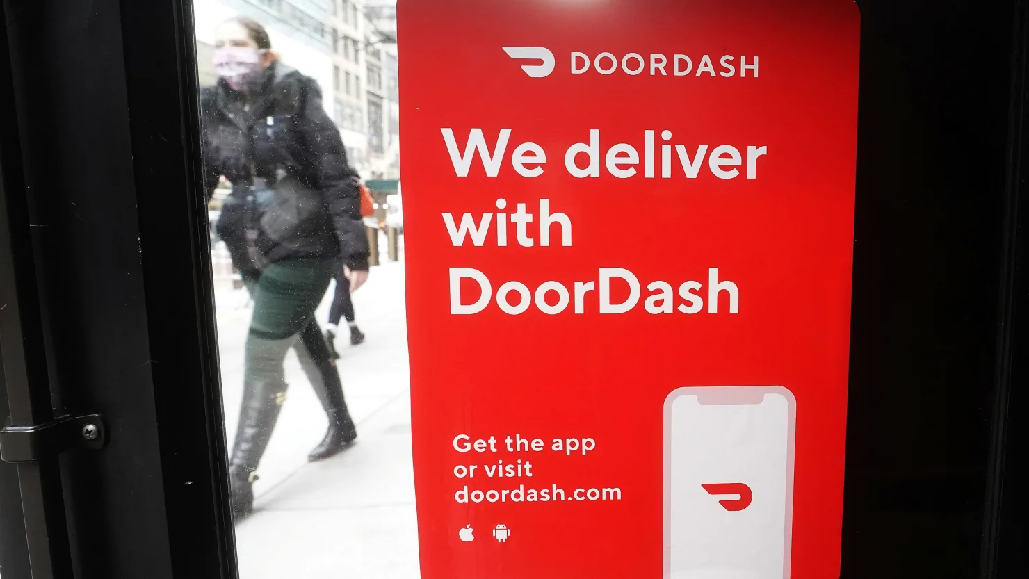 DoorDash Expands Global Reach with $1.2 Billion SevenRooms Acquisition Amid Revenue Miss