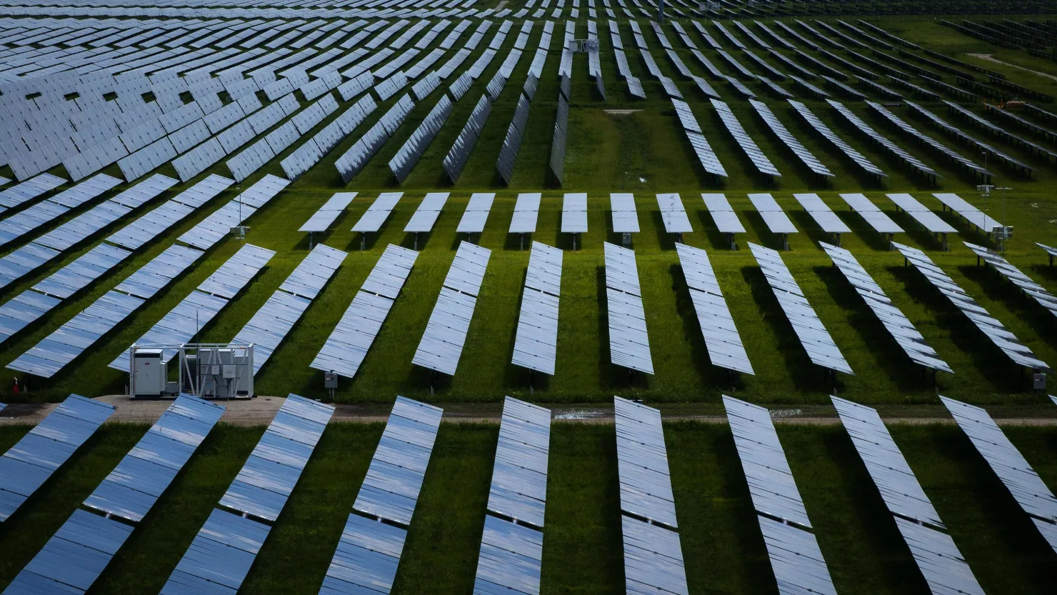 Clean Energy Faces Setback as House Tax Bill Triggers Sharp Decline in Solar Stocks