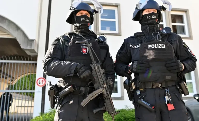 German Police Arrest Five in Alleged Far-Right Plot to Attack Migrants, Political Opponents