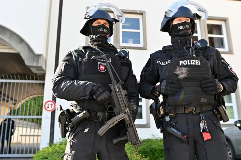German Police Arrest Five in Alleged Far-Right Plot to Attack Migrants, Political Opponents