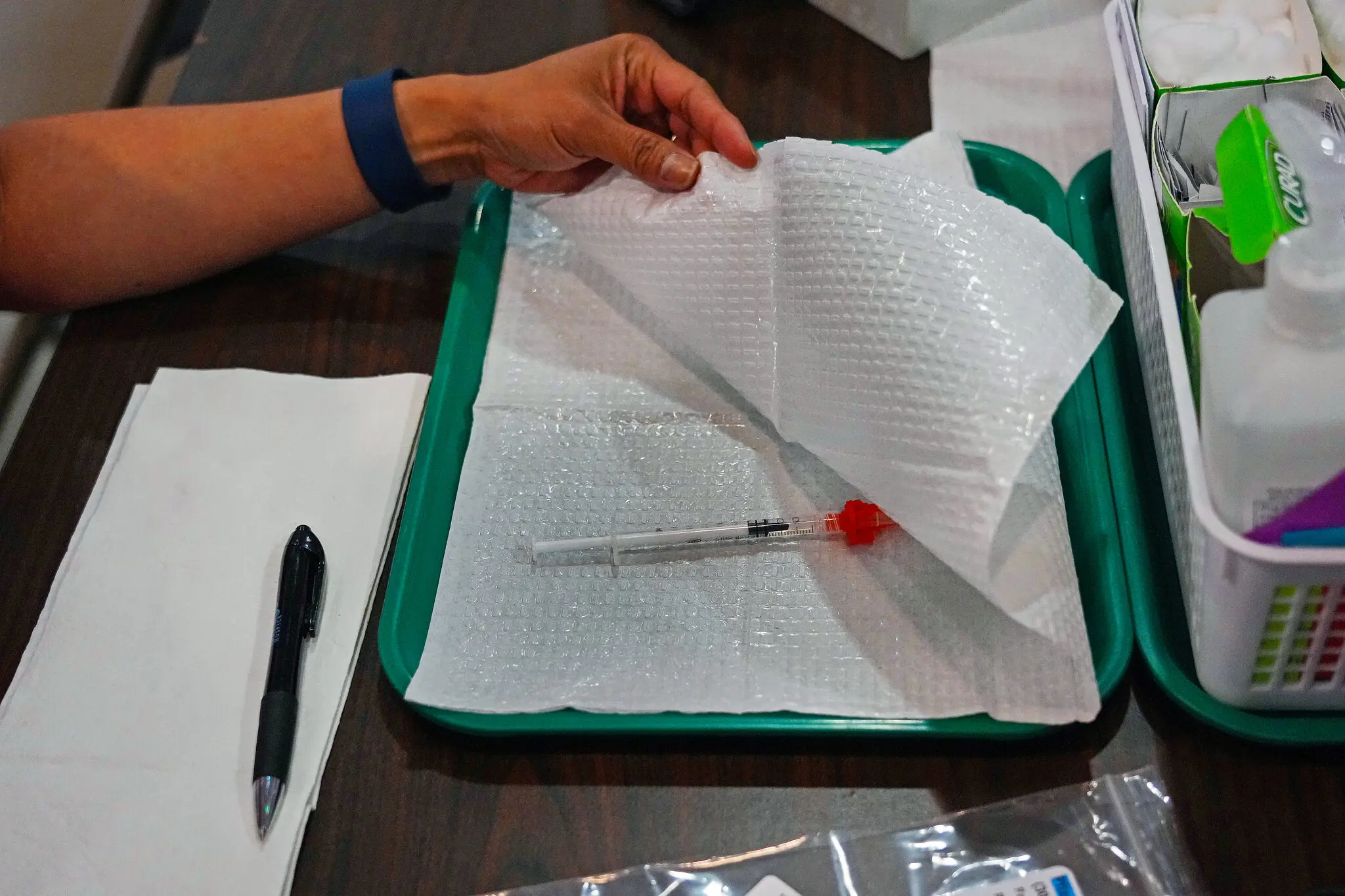 Federal Officials Consider Narrowing COVID Vaccine Recommendations Amid New Regulatory Hurdles