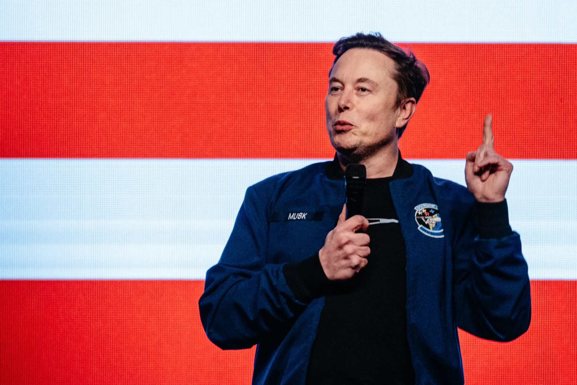 Elon Musk Eyes Federal Reserve Efficiency, Citing Costly Renovation