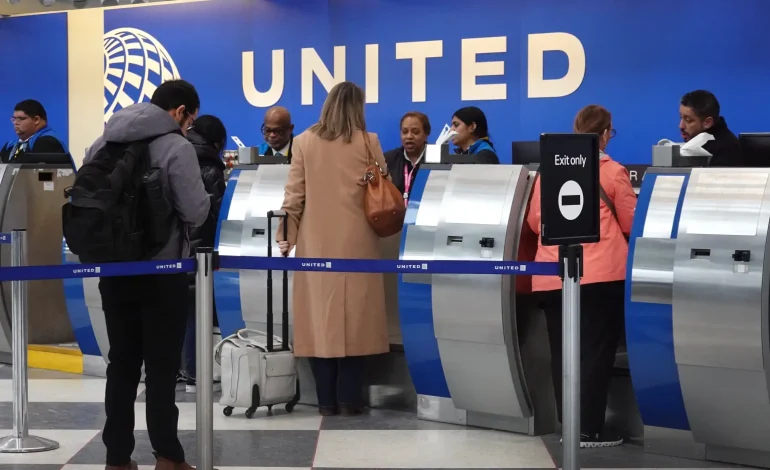 United Airlines Extends Domestic Check-In Deadline to 45 Minutes Before Departure