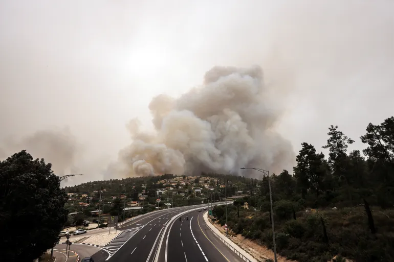 Wildfires Near Jerusalem Prompt Evacuations and International Assistance