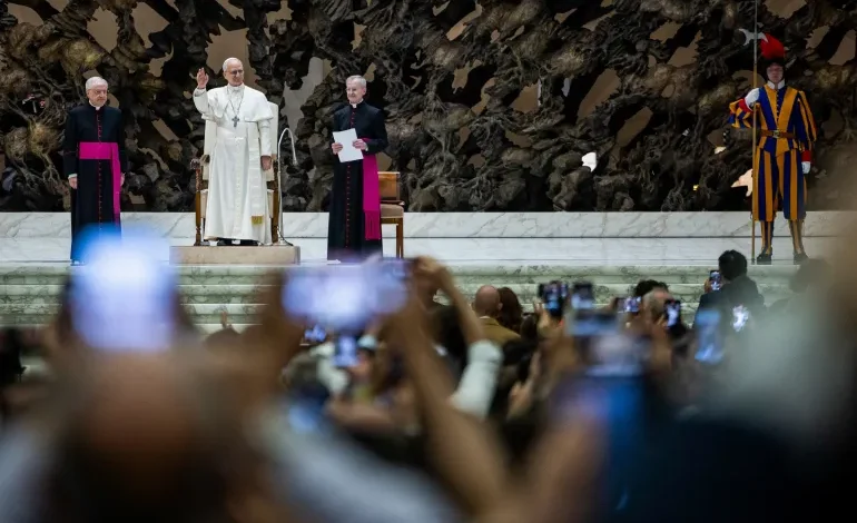 Pope Leo XIV Urges Release of Jailed Journalists, Defends Free Speech in First Address