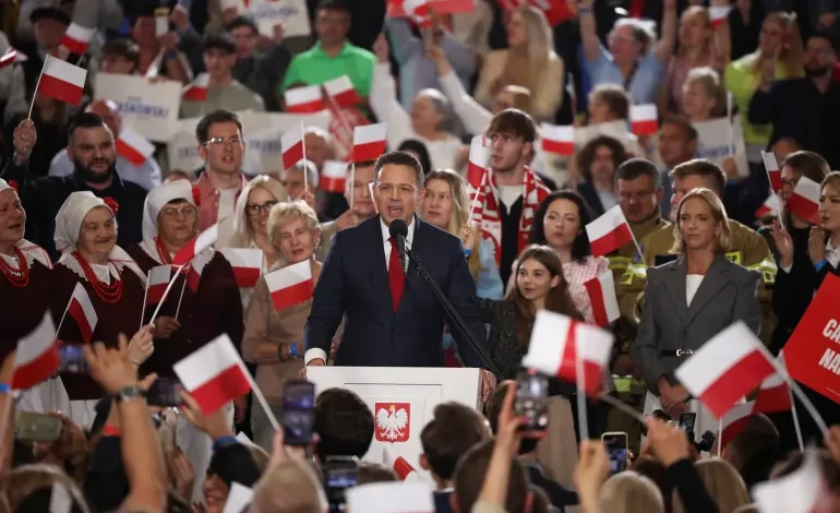 Trzaskowski Takes Narrow First-Round Lead in Poland’s Presidential Race