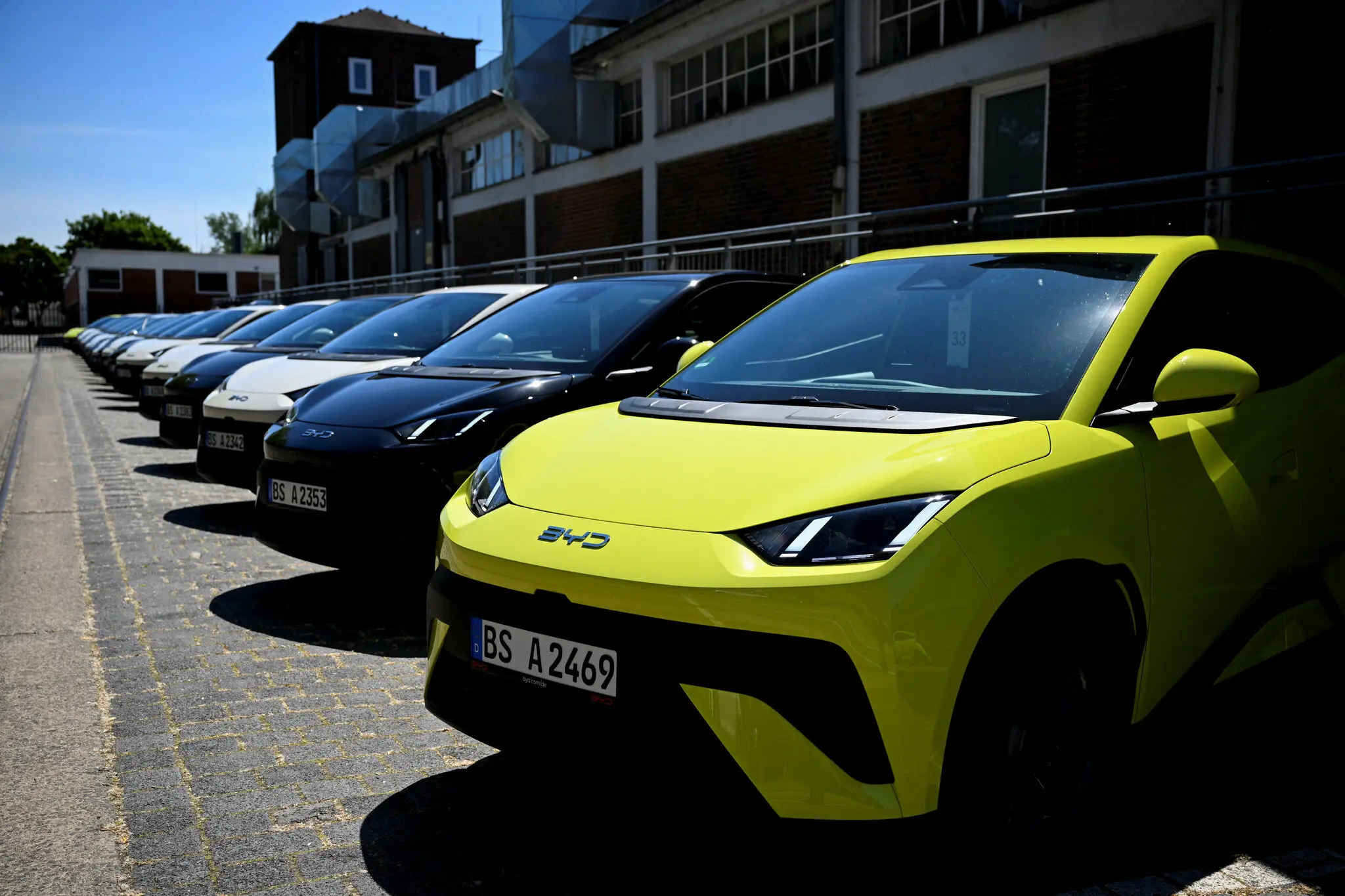 Chinese Automaker BYD Surpasses Tesla in European EV Sales for the First Time