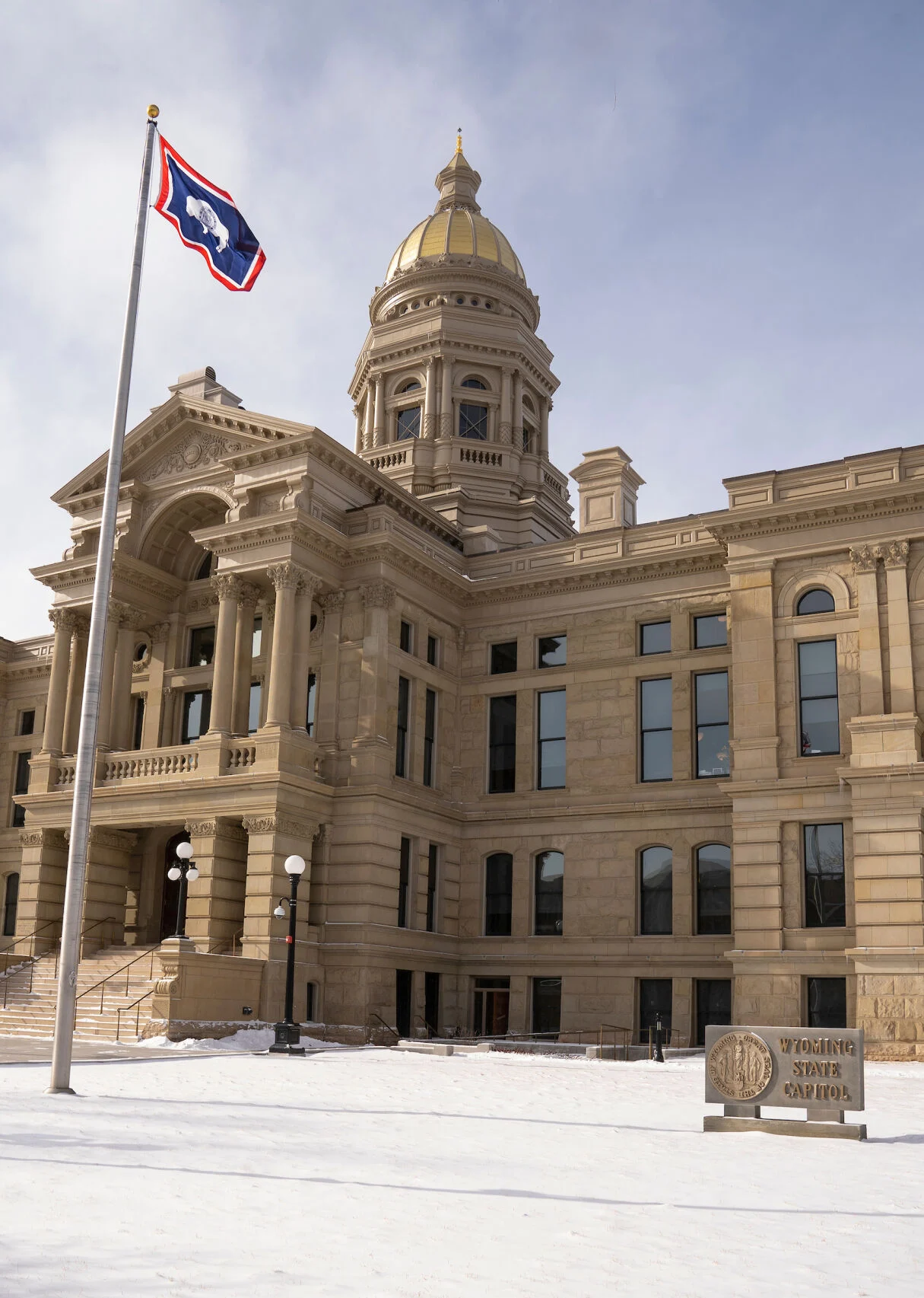 Wyoming Lawmakers Advance Proposal to Strengthen Penalties for Adults Stalking Minors