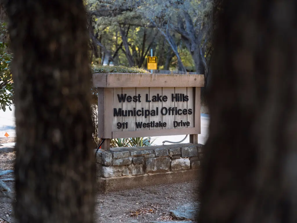 Elon Musk’s Texas Mansion Sparks Neighborhood Dispute Over Local Rules