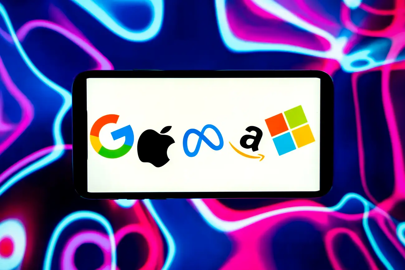 Why Big Tech Is Flattening Its Structure — And What That Means for the Future of Management