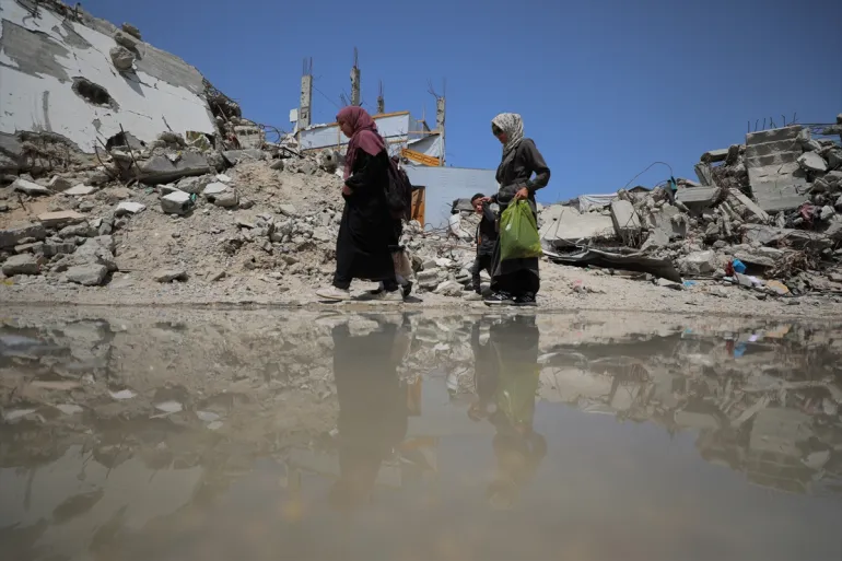 Palestinian Poet Mosab Abu Toha Wins Pulitzer Prize for Commentary Amid Political Backlash