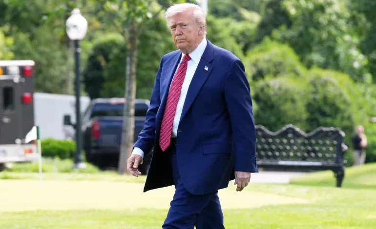 Federal Appeals Court Temporarily Reinstates Trump’s Tariffs After Trade Court Ruling