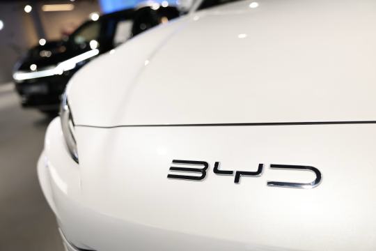 BYD Shares Drop Sharply Following Broad Price Cuts Across EV Lineup