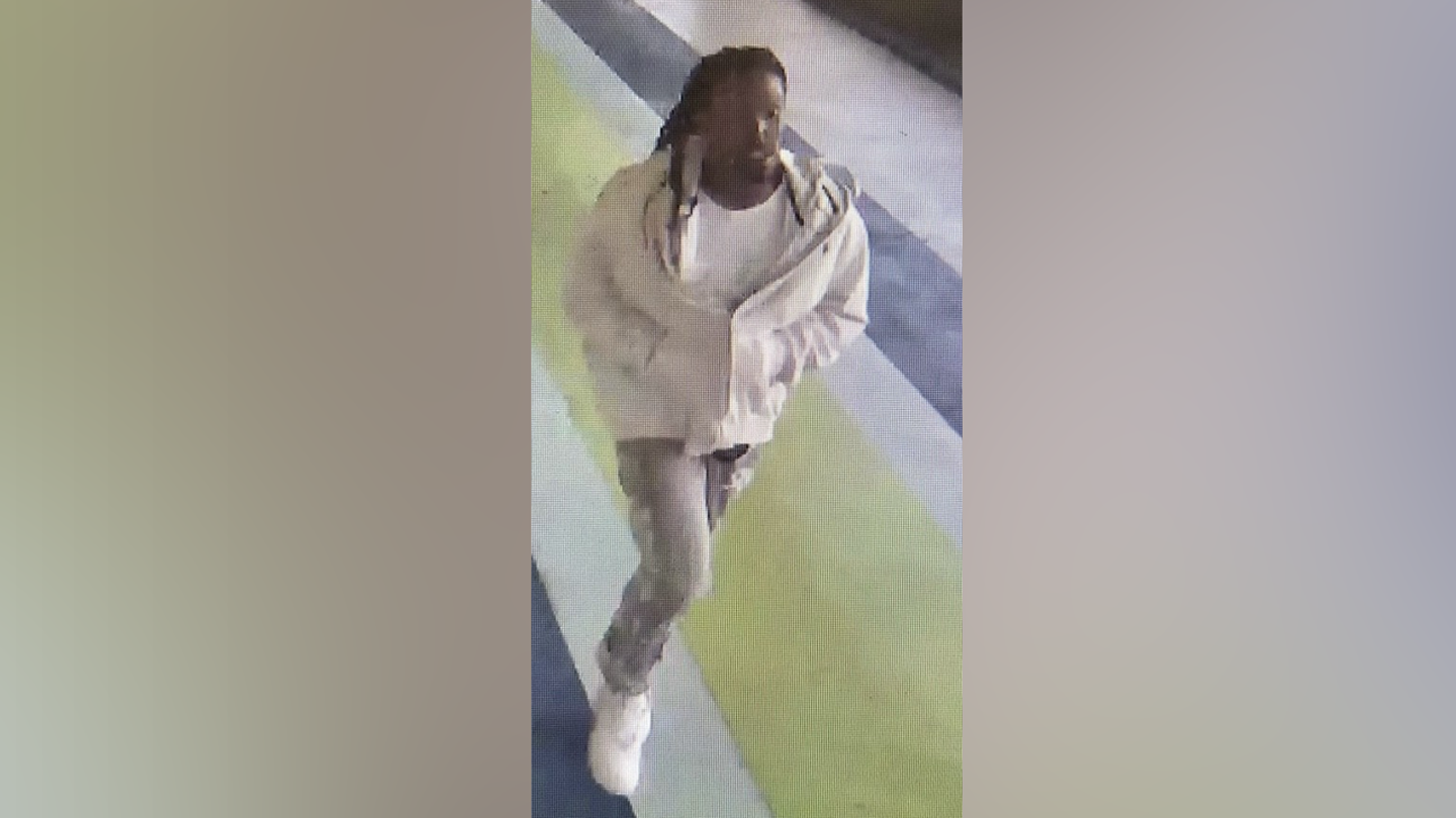 Inmate Escapes at Seattle-Tacoma Airport, Flees on Light Rail