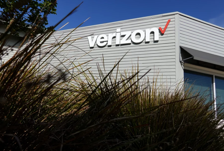 Verizon Scales Back DEI Initiatives Ahead of $20 Billion Frontier Acquisition Approval