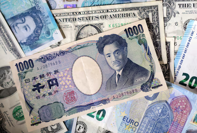 Dollar Strengthens as US-China Tariff Truce Sparks Market Optimism
