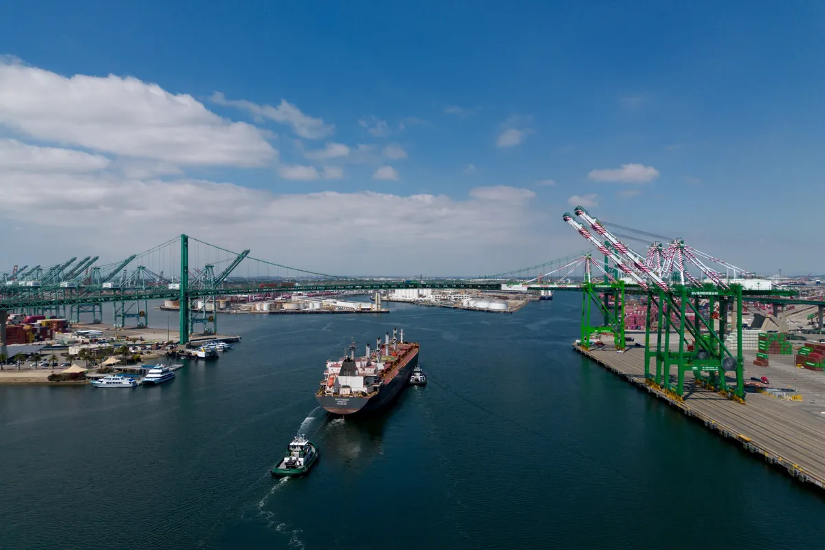US Trade Deficit Hits New High Amid Pre-Tariff Import Surge
